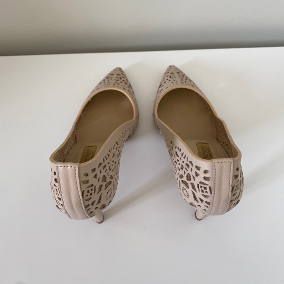 DEE KELLER Nude Carly Leather Lasercut Pumps - Picture 12 of 12